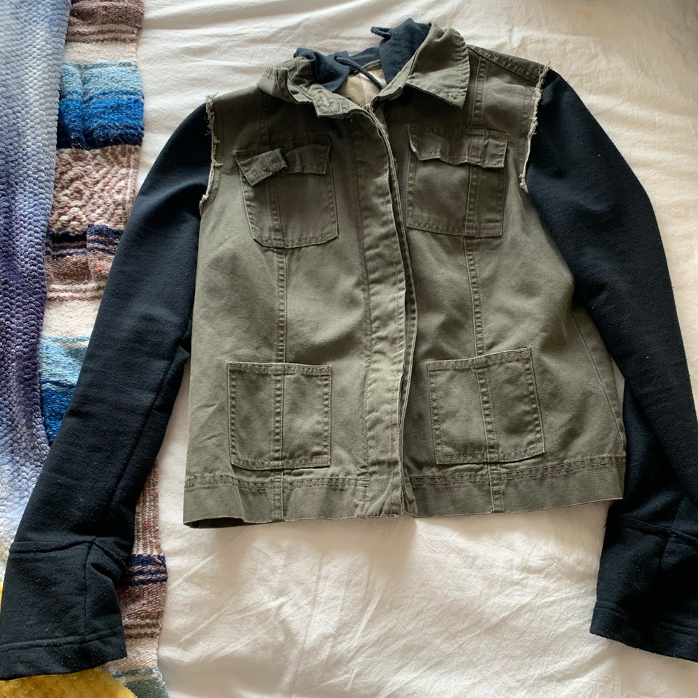Green/black jacket